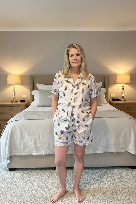 Floating feathers - short set